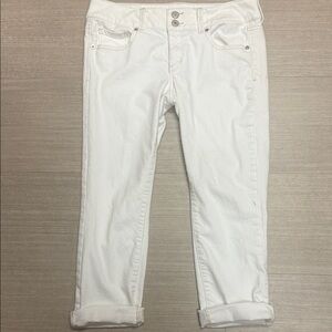 American Eagle Women's Artist White Cropped Jeans Size 6